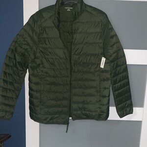 Amazon Essentials Men's Green Puffer Jacket